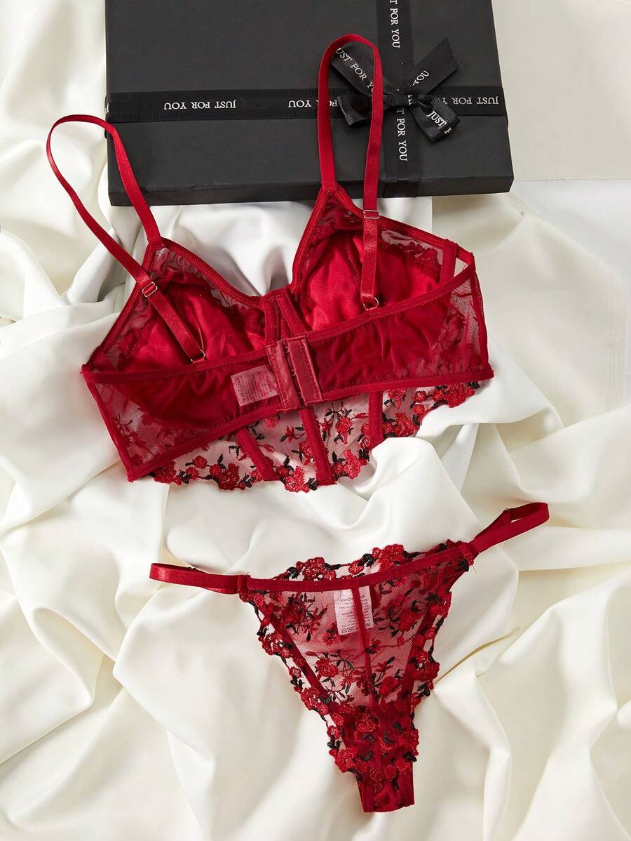 Ensemble de lingerie de soutien-gorge en maille à broderie florale et de culotte pour femmes